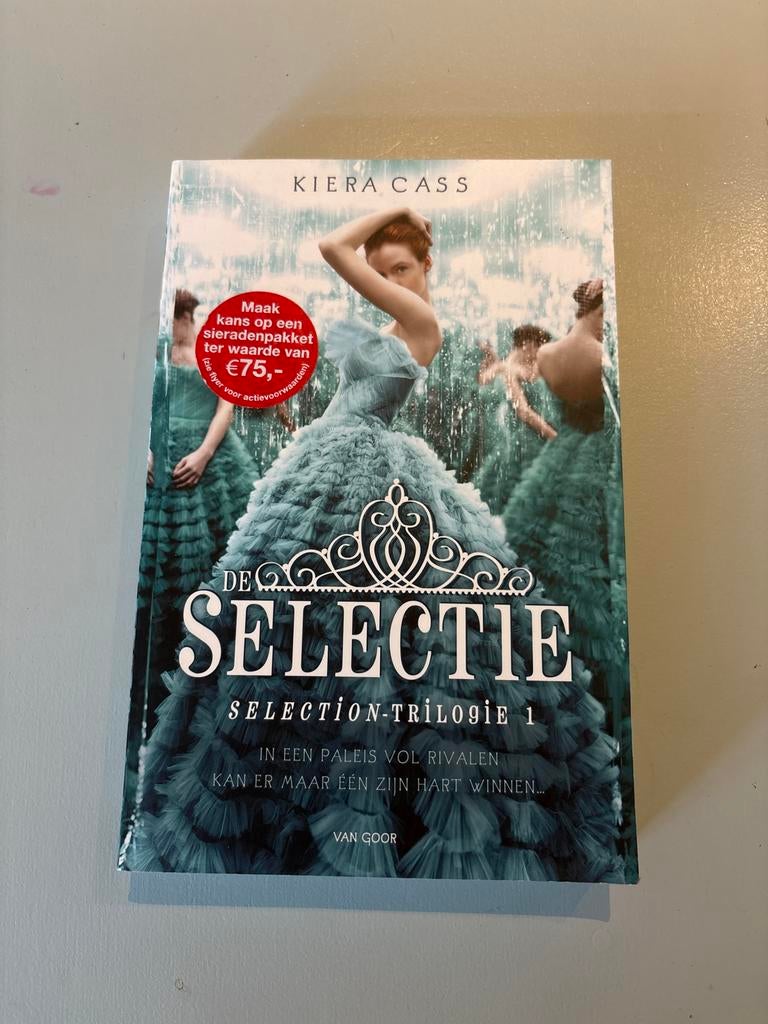 De Selectie - Selection-Trilogie 1 - Kiera Cass, Boeken, Romans, Zo goed als nieuw, Nederland, Ophalen of Verzenden