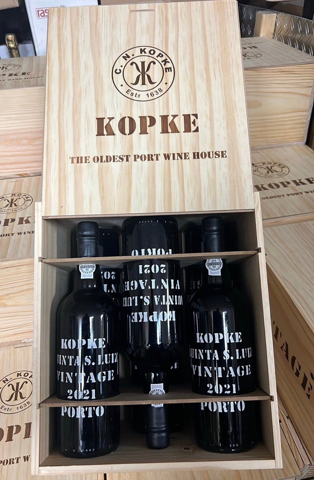 Een volle kist (OWC) Kopke Quinta Sao Luiz Vintage Port 2021, Ophalen of Verzenden, Zo goed als nieuw, Vol, Overige gebieden