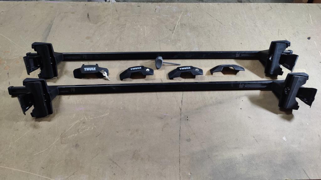 Thule SquareBar Evo +  Evo Clamps + Fit Kit 5172 Peugeot 208, Auto diversen, Dakdragers, Ophalen of Verzenden, Gebruikt