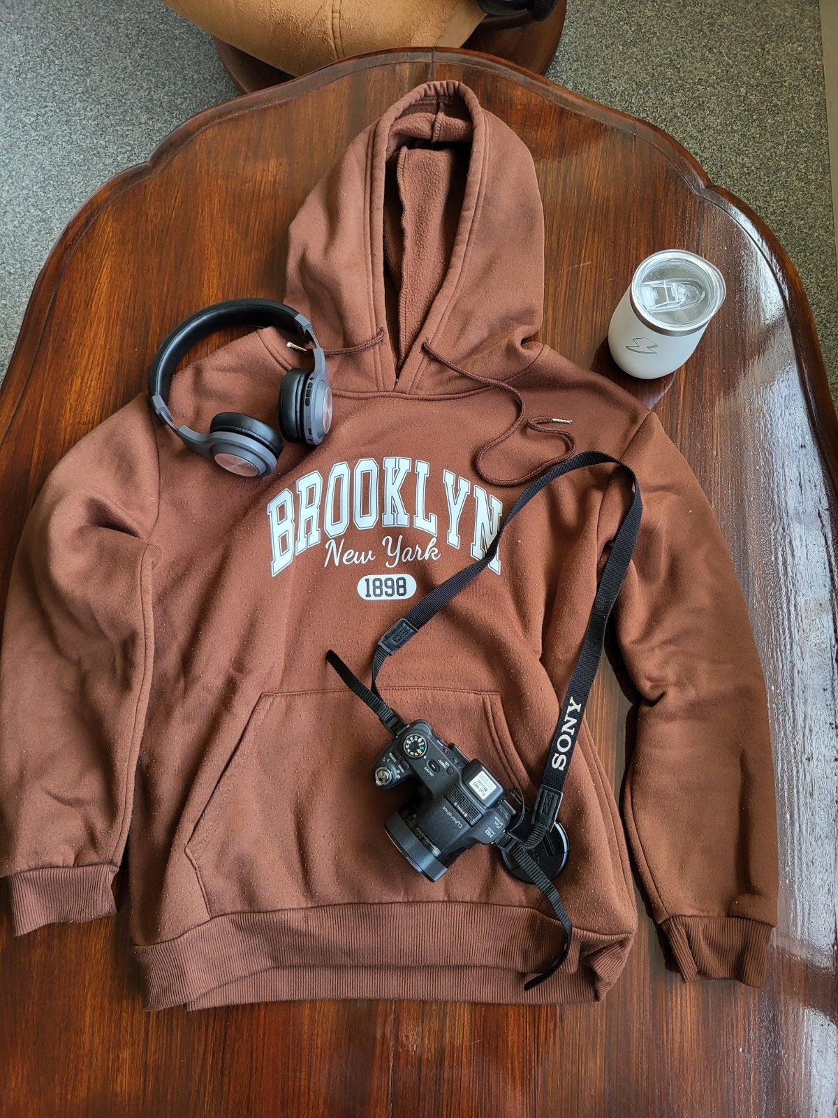 Bruine 'Brooklyn New York' hoodie - Maat S, Kleding | Dames, Bruin, Ophalen of Verzenden, Maat 36 (S), Onbekend