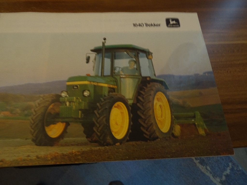 John deere 1640 trekker folder, Boeken, Catalogussen en Folders, Ophalen of Verzenden, Zo goed als nieuw, Folder
