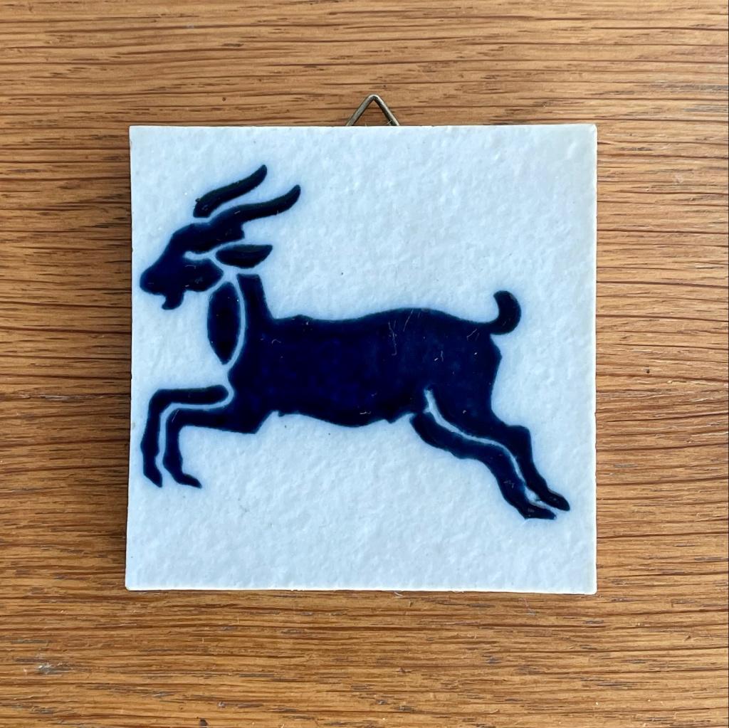 oud TEGELTJE springbokje steenbok vintage wandtegel brocante, Ophalen of Verzenden