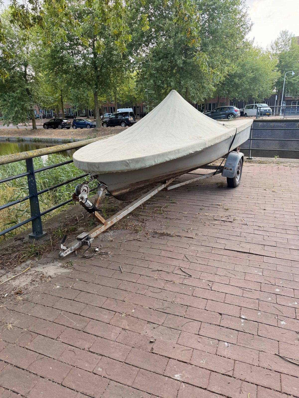 Gebruikte boot met boottrailer - Ideaal voor opknappers, Ophalen, Gebruikt, 4 pk, Elektrisch