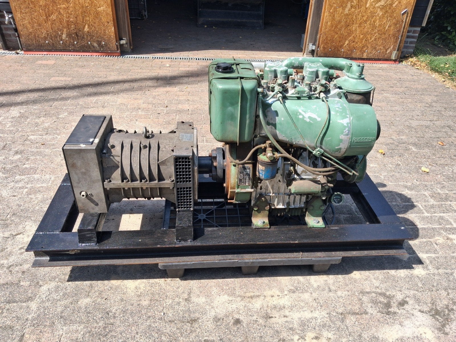 Dieselmotor met generator, Ophalen, Gebruikt