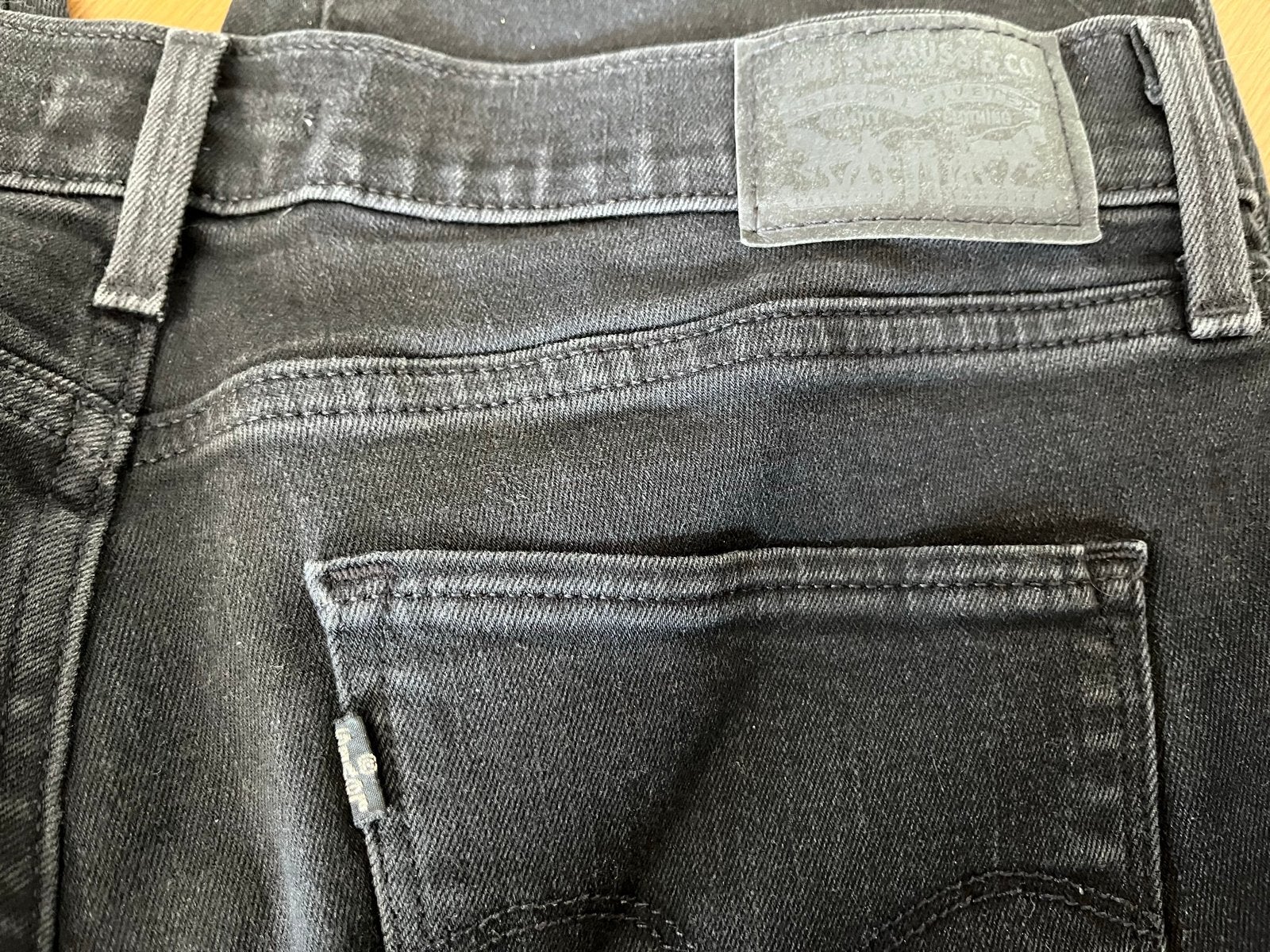 Zwarte Levi's dames jeans 312 zwart met rits W29 L32, Ophalen, Zo goed als nieuw, Zwart, W28 - W29 (confectie 36)