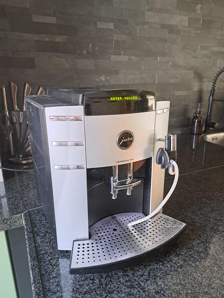 Jura Impressa F90, Witgoed en Apparatuur, Ophalen, Gebruikt, Koffiemachine, Koffiebonen