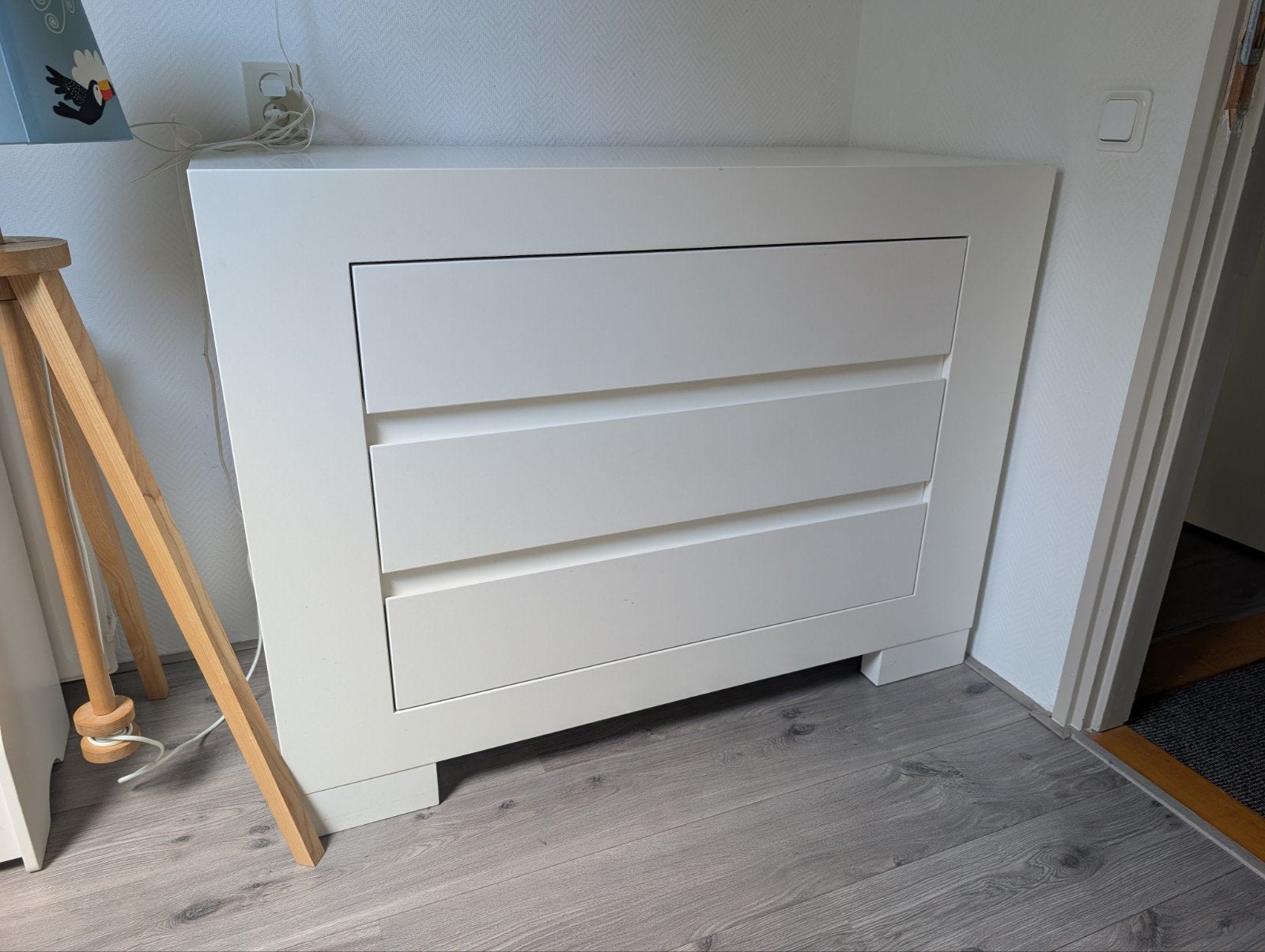 Witte commode/kast met 3 lades - Lichte beschadigingen, Ophalen, Gebruikt, 50 tot 70 cm, 100 cm of meer