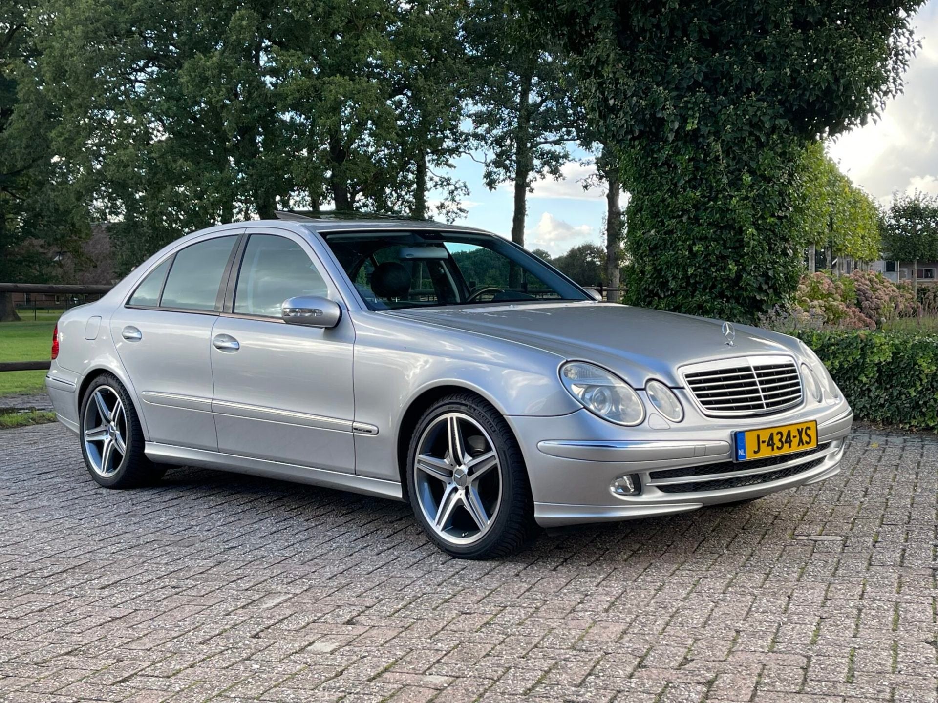 Mercedes-Benz E-klasse E 500 Avantgarde ,104.000 km, Auto's, Automaat, Achterwielaandrijving, Gebruikt, Leder