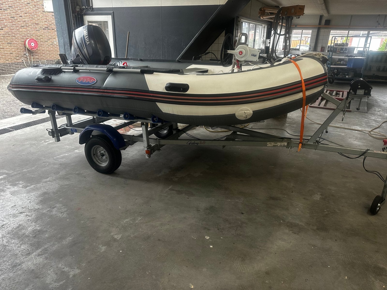 Debo DB400 rubberboot met 25pk Yamaha en trailer