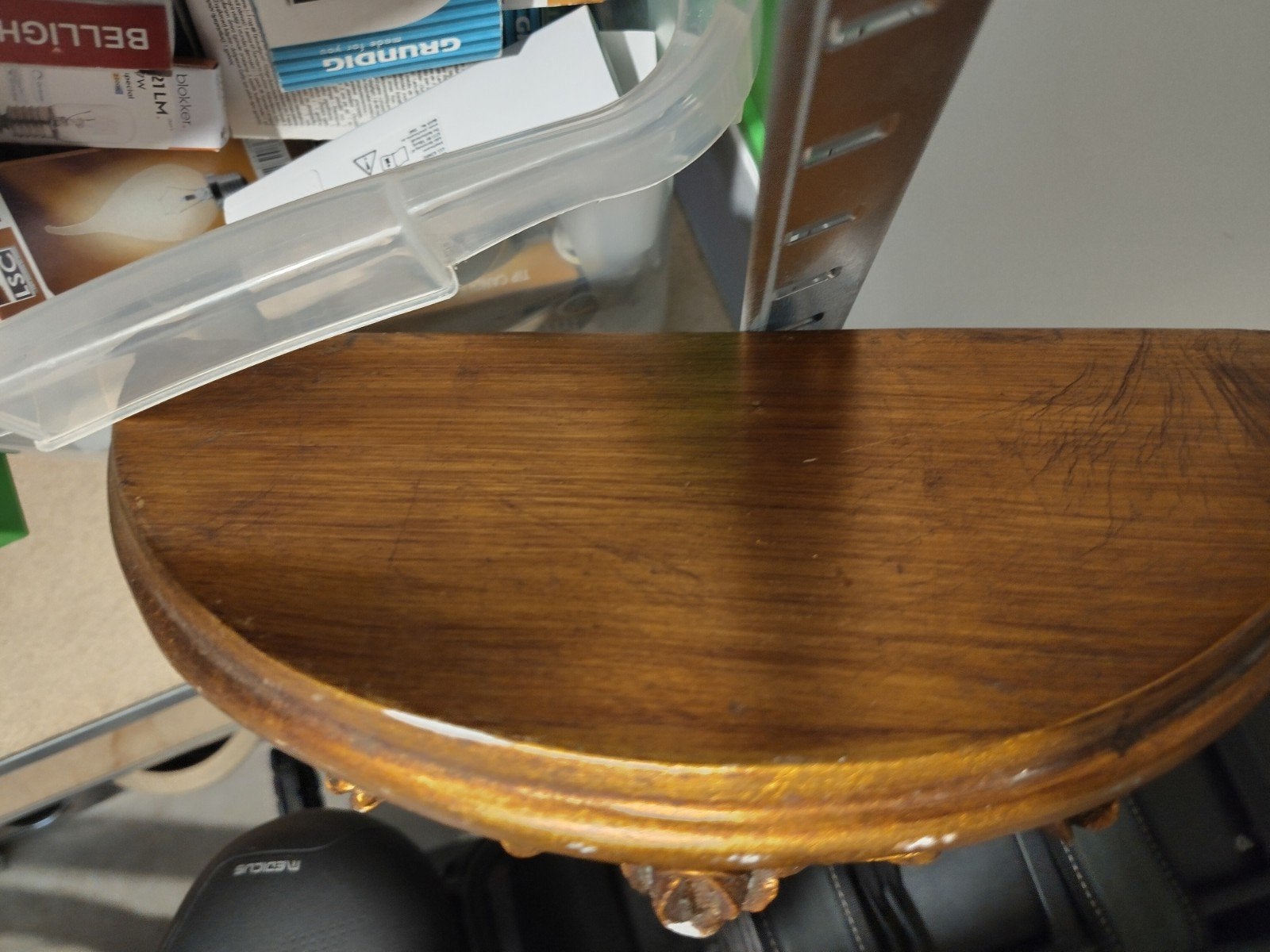 Decoratieve wandplank in barokstijl, Ophalen