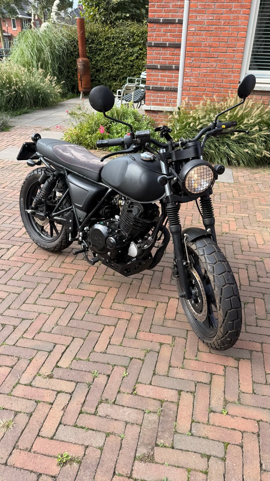 Als nieuw! 466 km op de teller!  250cc - Stoere motorfiets., Gebruikt, Particulier, Handgeschakeld, LED Verlichting