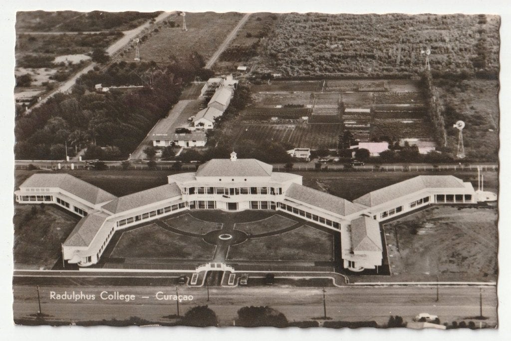 Curacao Radulphus College oude ansichtkaart 1974, Verzamelen, Verzenden, 1960 tot 1980, Gelopen, Buiten Europa