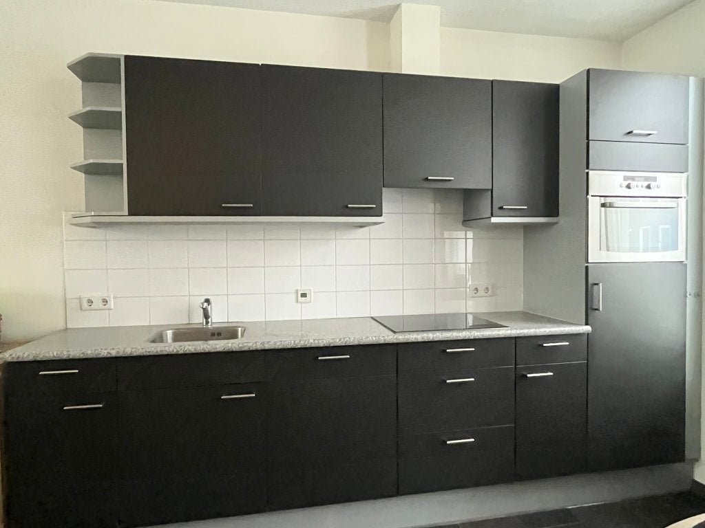 Hoekkeuken inc. inbouwapparatuur – 3,60 x 2,24 meter, Huis en Inrichting, Keuken | Complete keukens, Gebruikt, Hoekkeuken, Grijs
