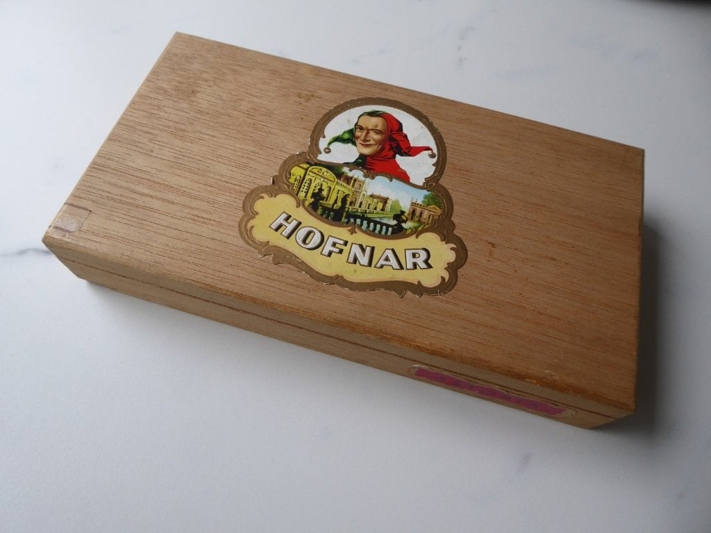 sigarenkist Hofnar, Verzamelen, Rookartikelen, Aanstekers en Luciferdoosjes, Ophalen of Verzenden, Gebruikt, Tabaksdoos of Verpakking