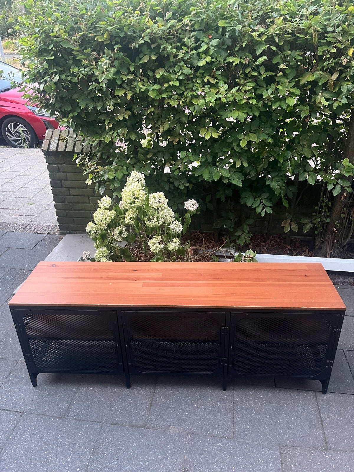 Ikea fjalbo tv meubel met houten blad en metalen frame, Ophalen, Gebruikt, 150 tot 200 cm, Minder dan 100 cm
