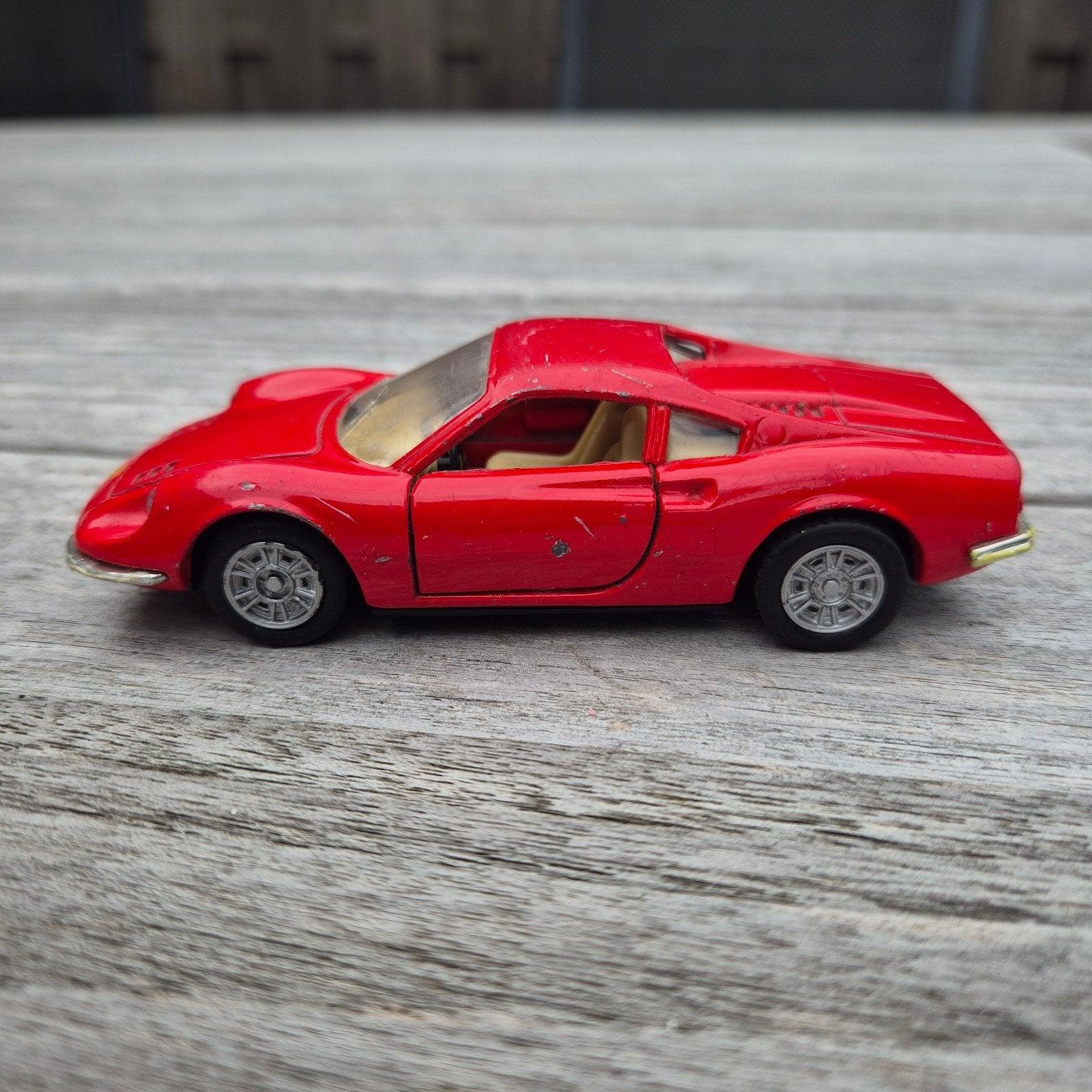 Maisto Shell Ferrari Dino 246GT Schaalmodel 1:36 Rood, Ophalen of Verzenden, Gebruikt, Auto