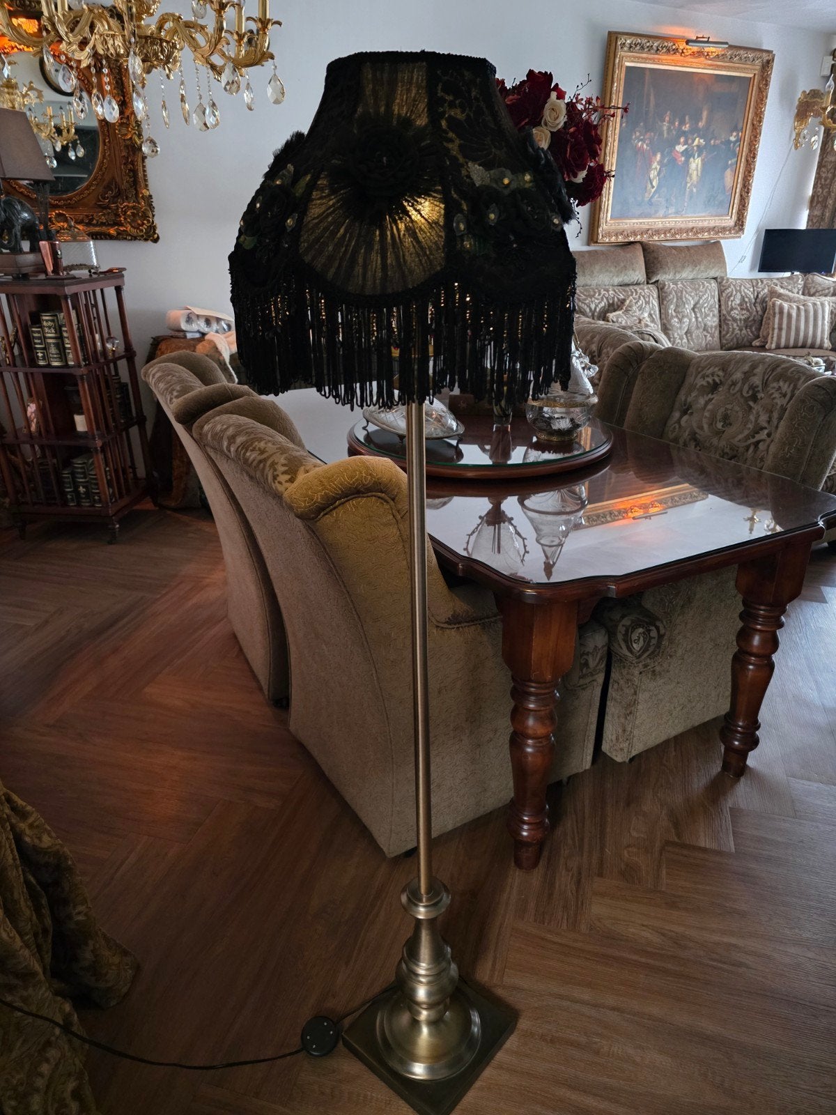 vloerlamp bronskleur met grote zwarte Baroque kap, Ophalen, 150 tot 200 cm