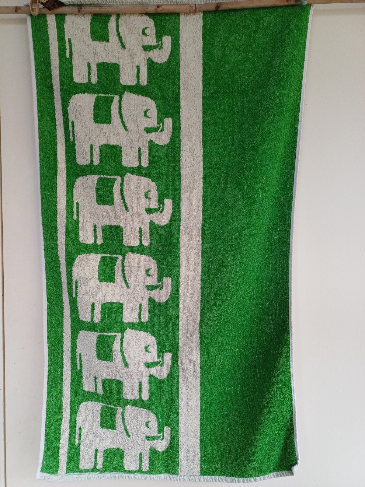 handdoek retro olifant wit groen, Huis en Inrichting, Badkamer | Badtextiel en Accessoires, Ophalen of Verzenden, Gebruikt, Groen