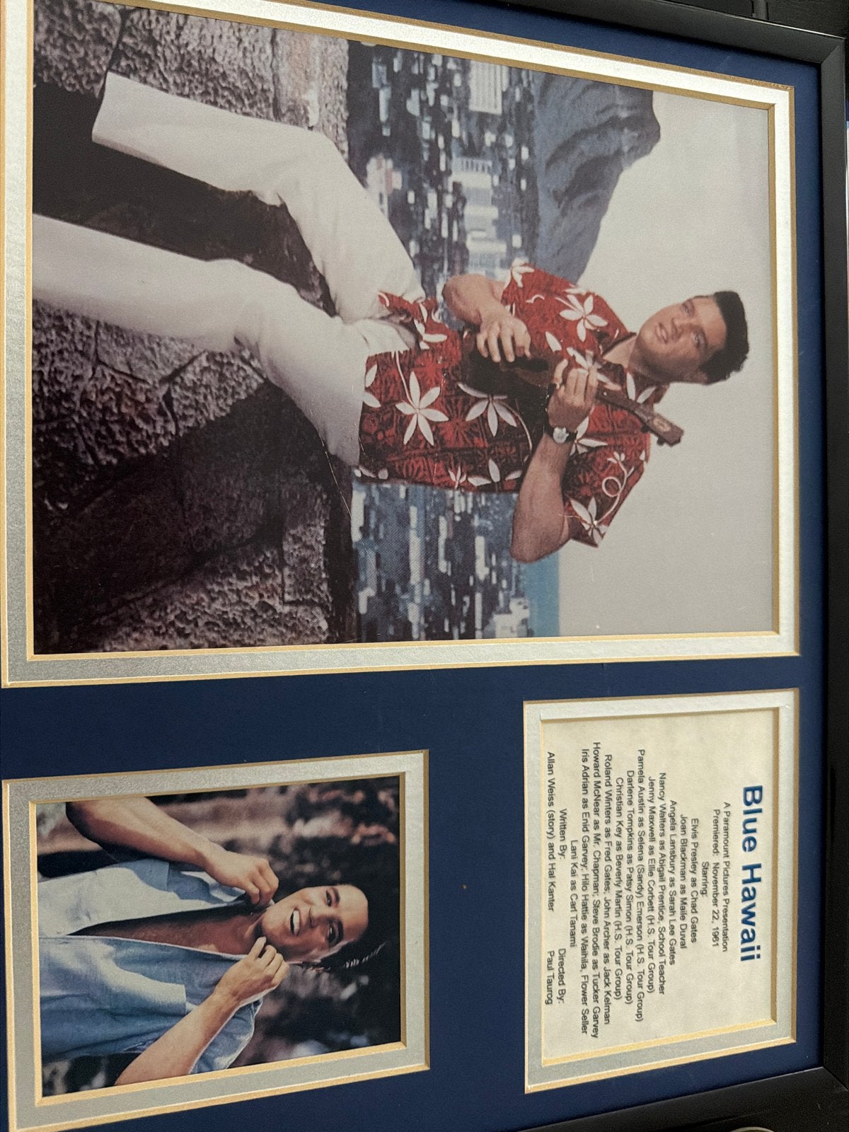 Elvis Presley "Blue Hawaii" Ingelijste Foto's en Info, Ophalen of Verzenden, Zo goed als nieuw, Film, Foto of Kaart