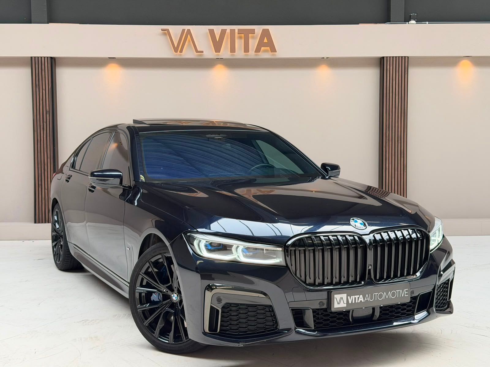 BMW 7 Serie 745e High Executive CarbonCore|Softclose|Luchtve, Auto's, Automaat, Gebruikt, Euro 6, Zwart