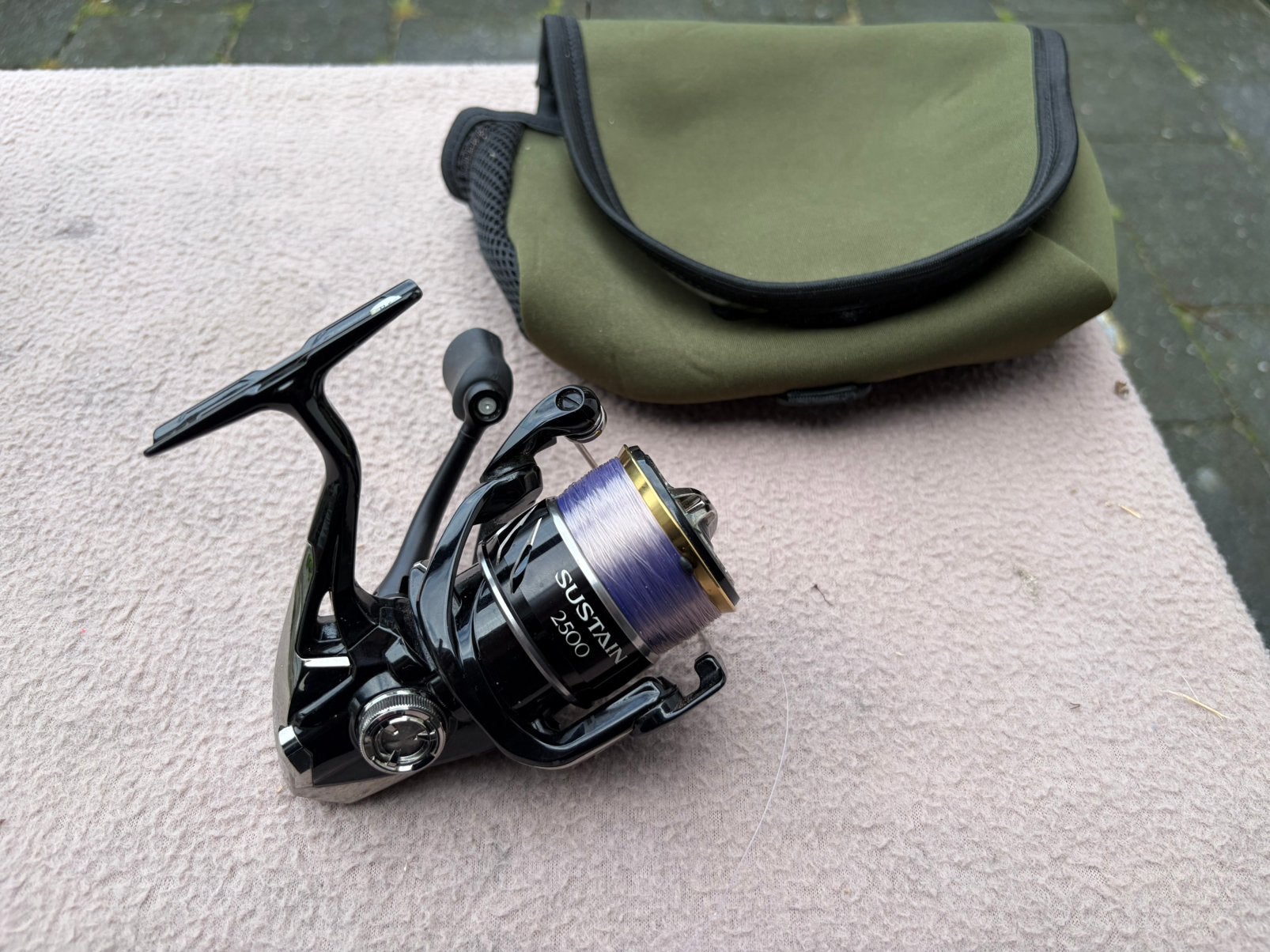 Shimano sustain 2500i molen / spinmolen, Ophalen of Verzenden, Gebruikt, Molen
