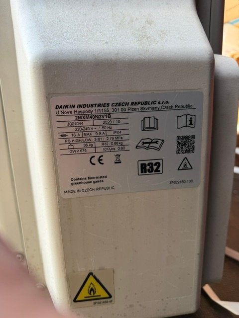 Daikin buitenunit en 2 binnenunits, Minder dan 60 m³, 3 snelheden of meer, Ophalen of Verzenden, Afstandsbediening