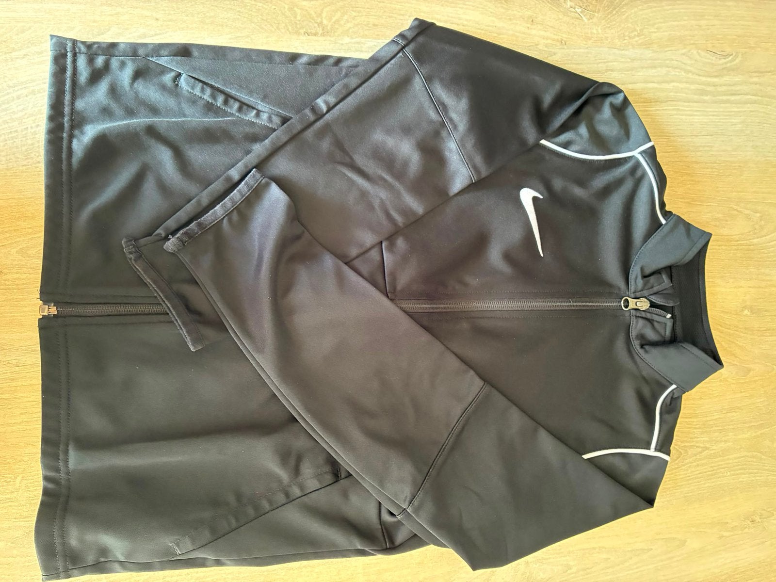 Nike vest maat 137-147 cm, Kinderen en Baby's, Ophalen, Nieuw, Jongen, Trui of Vest