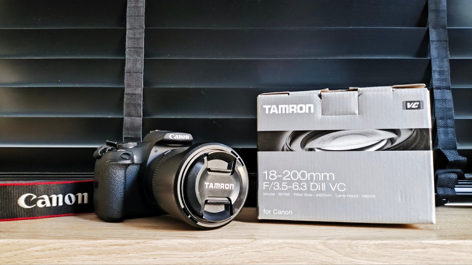 Canon EOS 2000D Spiegelreflexcamera met Tamron 18-200mm lens, Audio, Tv en Foto, Fotocamera's Digitaal, Zo goed als nieuw, Spiegelreflex