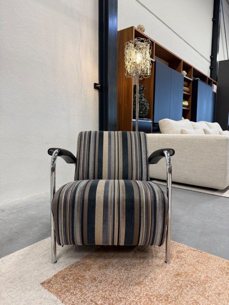 Als nieuw Leolux Scylla Fauteuil blauw stof Design stoel, Leolux, Info@leolux.nl, 75 tot 100 cm, Ophalen of Verzenden