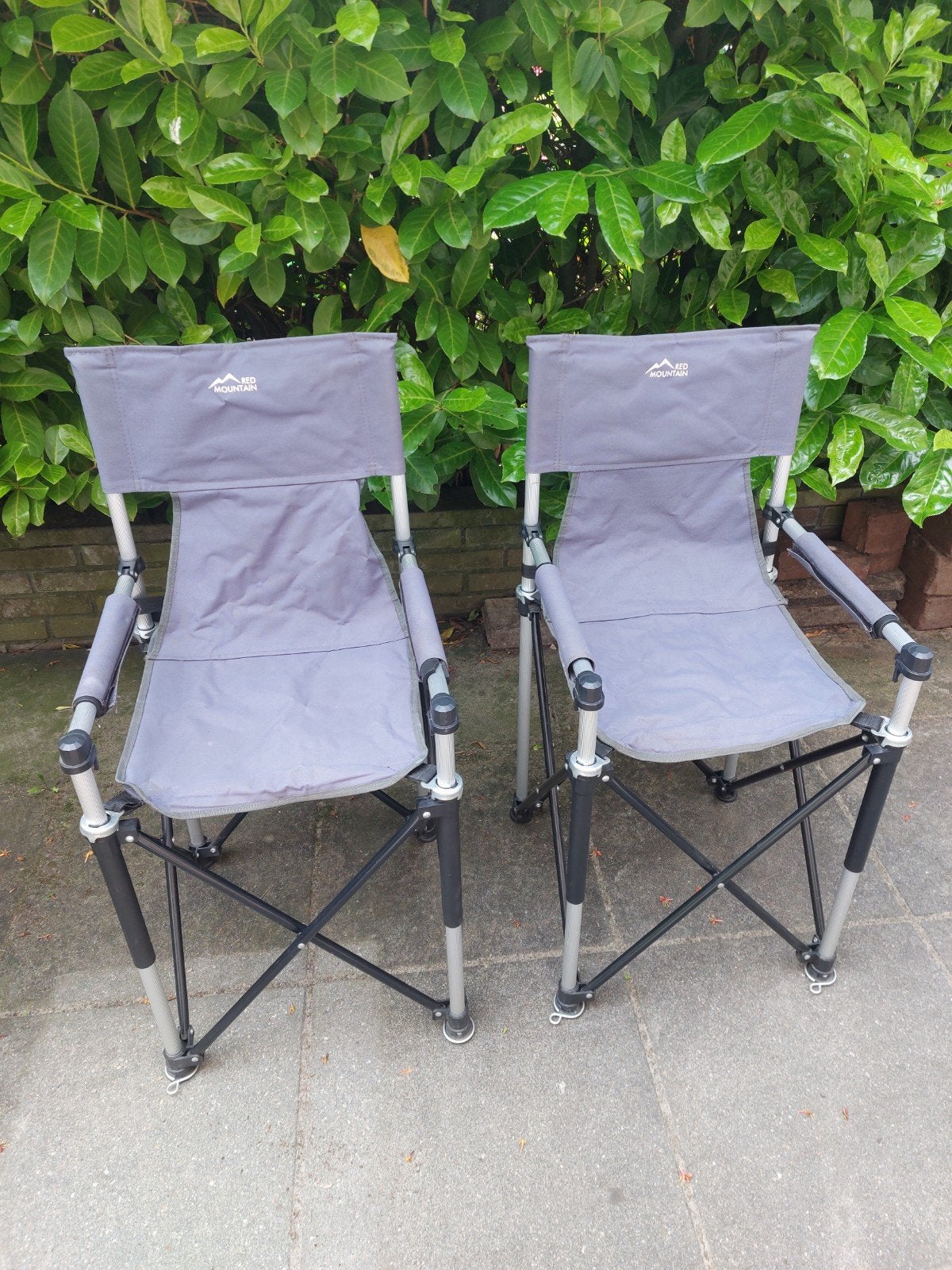 2x Red Mountain Campingstoelen - Grijs, Ophalen of Verzenden, Gebruikt, Campingstoel