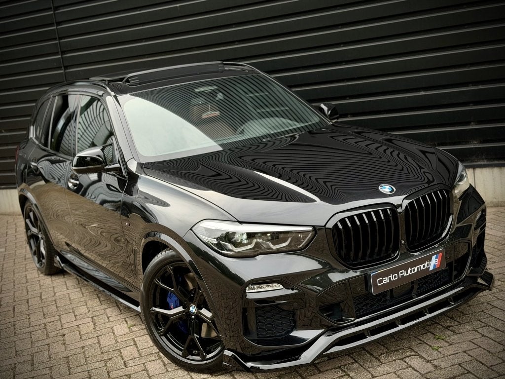 BMW X5 xDrive45e M-PERF. PANO|SOFT|H/K|360|HUD|4WL STURING, Gebruikt, 394 pk, Zwart, Hybride Elektrisch/Benzine