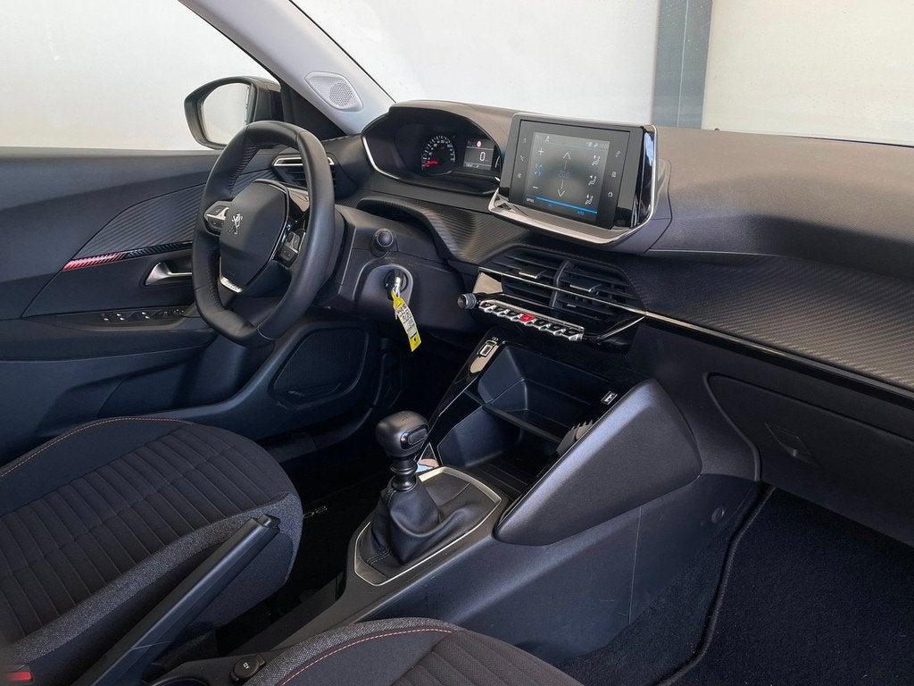 Peugeot 2008 |Zeer lage km stand|Nette auto, Auto's, Gebruikt, Zwart, 3 cilinders, Parkeersensor