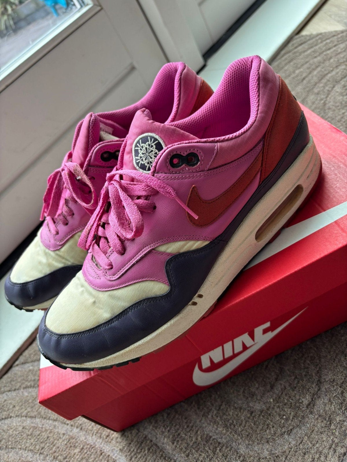 Nike Air Max 1 Alabaster Dragon Red 43, Nike air max, Overige kleuren, Ophalen of Verzenden, Zo goed als nieuw