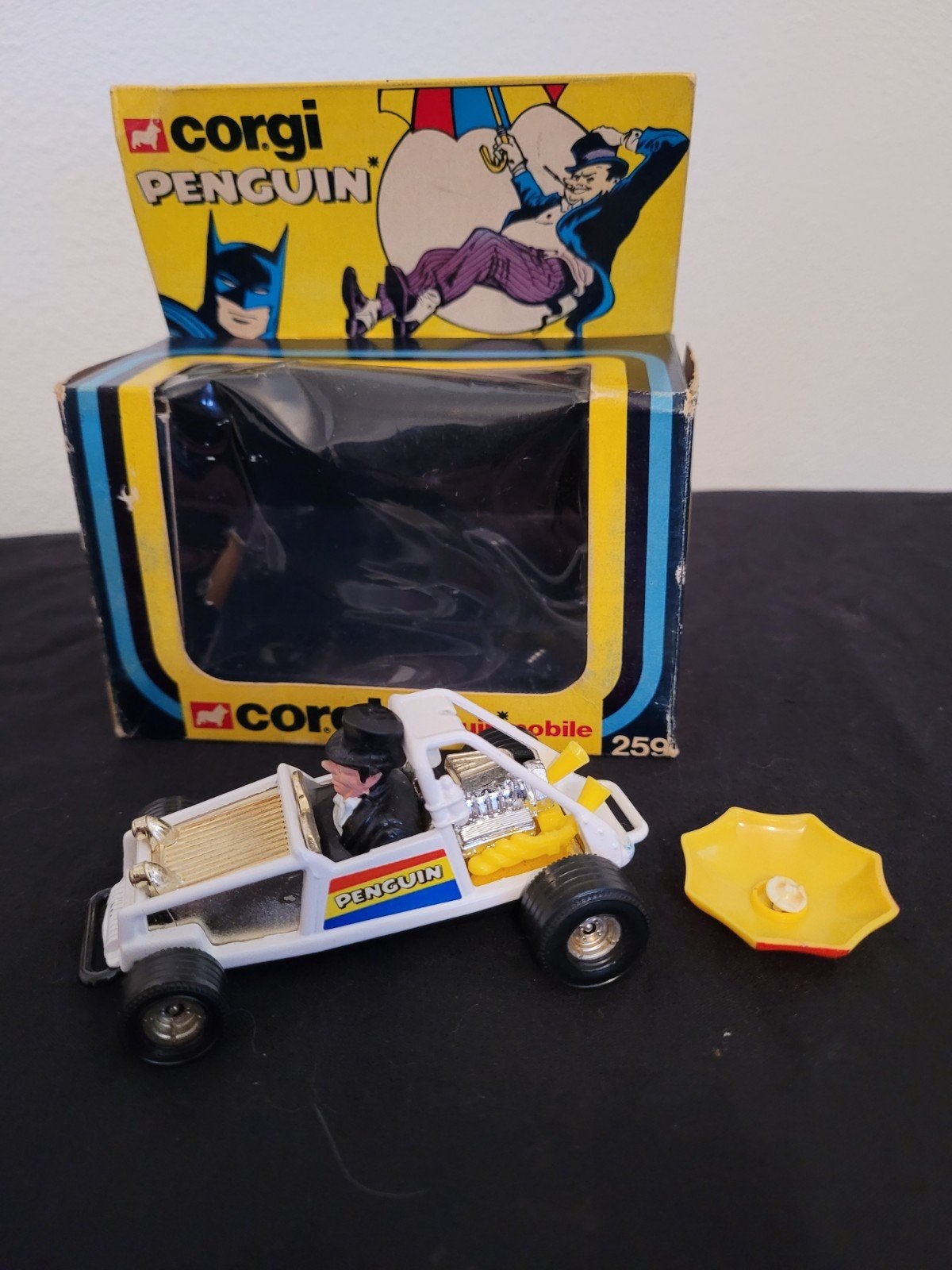 Batman Corgi Toys 259 Penguinmobile 1978, Ophalen of Verzenden, Gebruikt