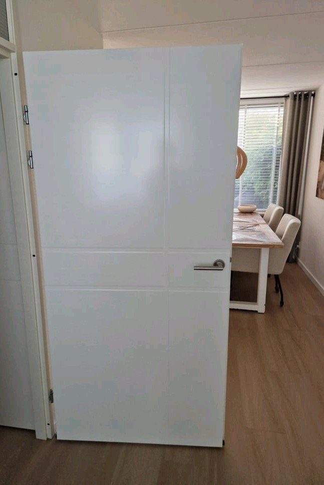 Gratis, SVEDEX witte binnendeur, Doe-het-zelf en Verbouw, Deuren en Horren, Ophalen, 80 tot 100 cm, Binnendeur, Zo goed als nieuw
