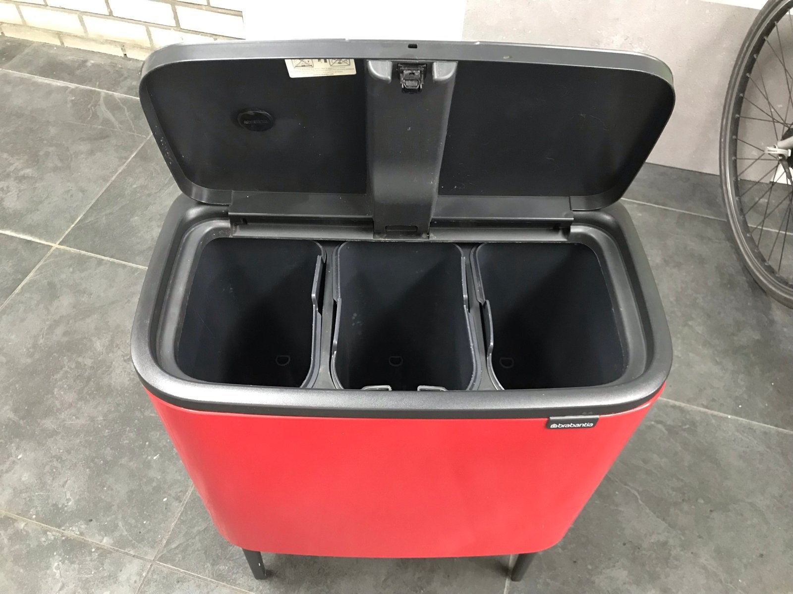 Brabantia Bo Touch Bin Prullenbak 3x11L - Rood, Ophalen, 50 – 75, Gebruikt, Metaal