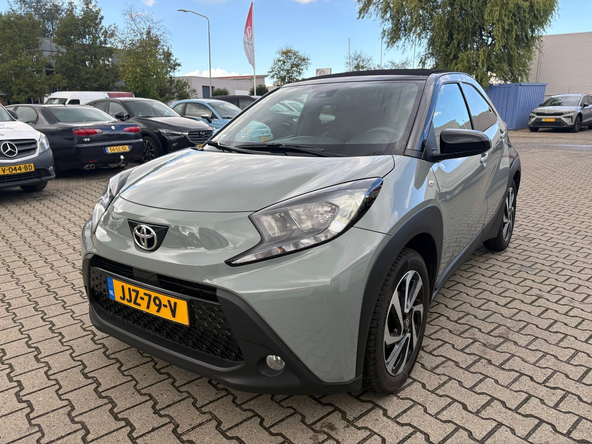 Toyota Aygo X 1.0 VVT-i S-CVT Envy CABRIO (RIJKLAARPRIJS/BOV, 12 maanden, Stof, Gebruikt, 4 stoelen