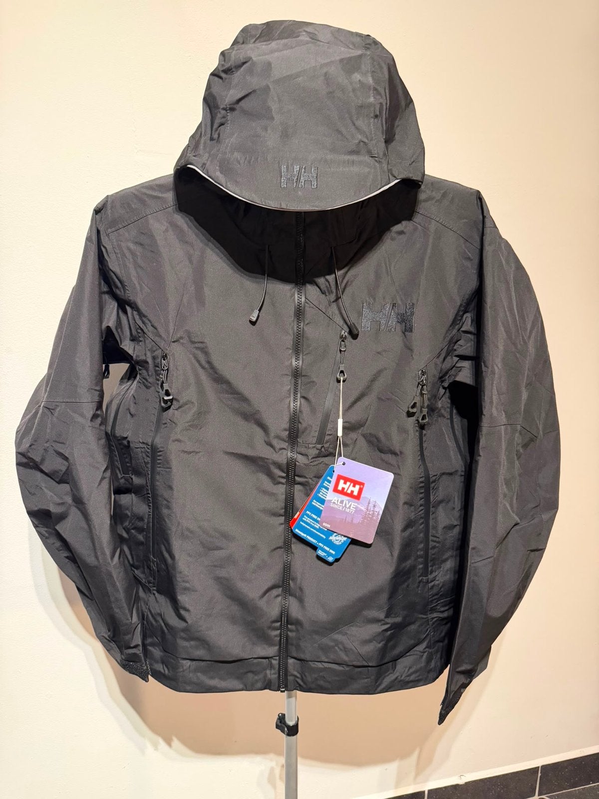 Helly Hansen Odin Outdoor Jas - Nieuw L, Ophalen of Verzenden, Nieuw, Maat 52/54 (L), Zwart