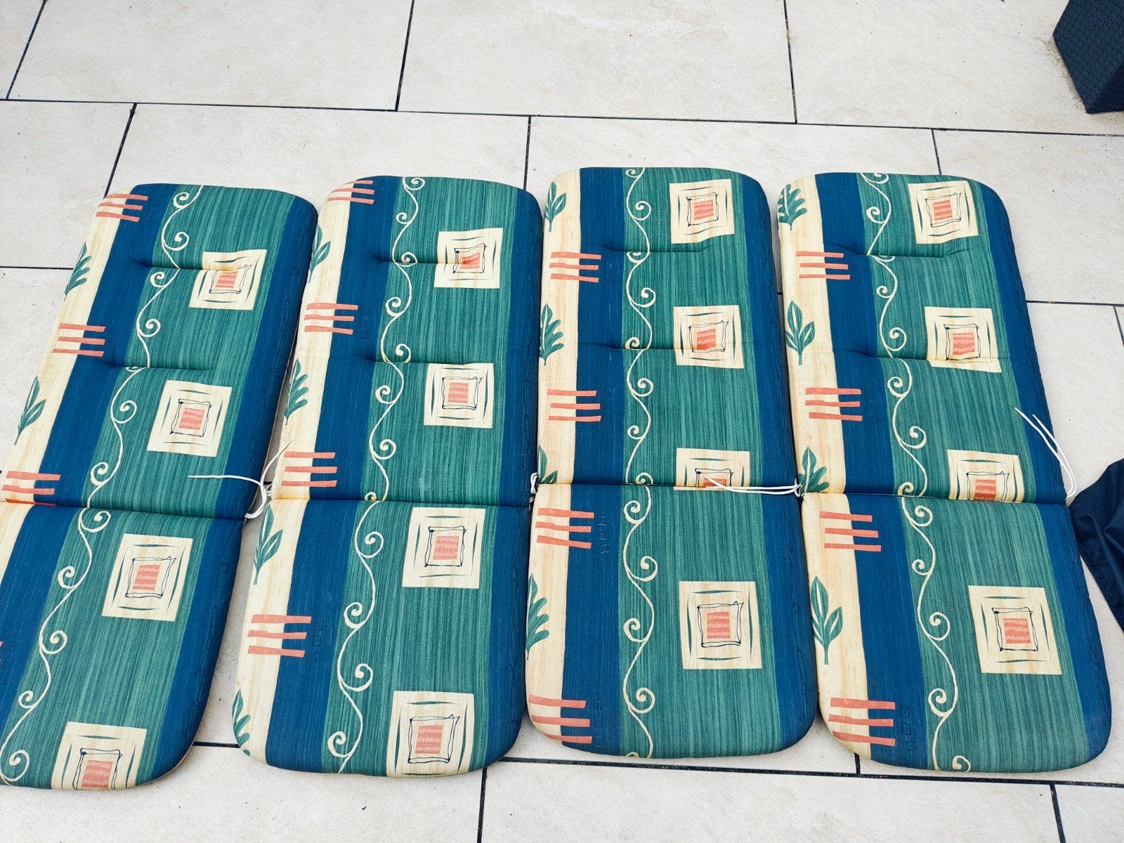 tuinkussens groen kleur izgs 4 stuks, Tuin en Terras, Tuinmeubel-accessoires, Ophalen, Zo goed als nieuw