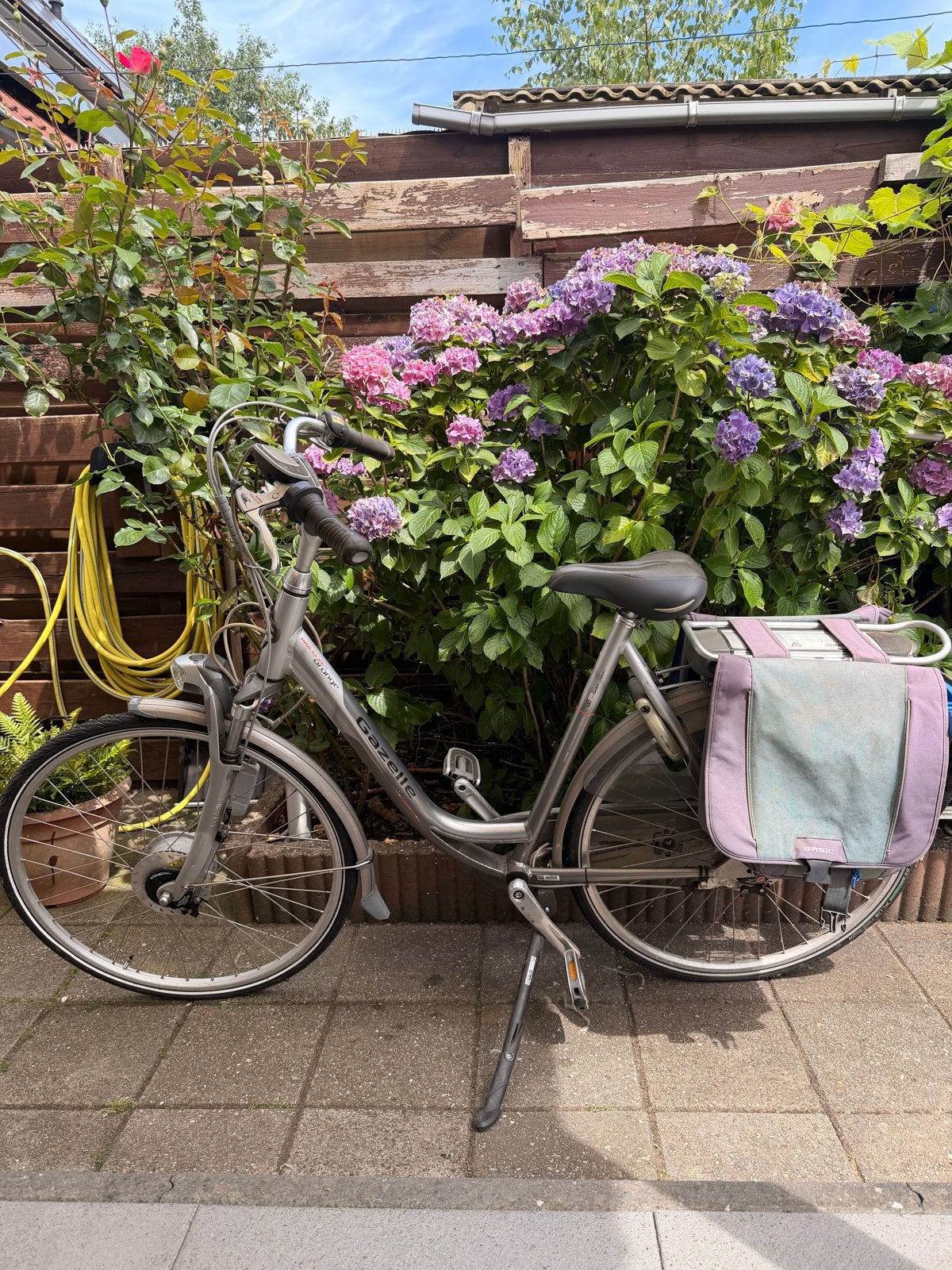 Cortina & Gazelle Damesfiets met lage instap en fietstas, Ophalen, Velgrem, 56 cm of meer, Gazelle