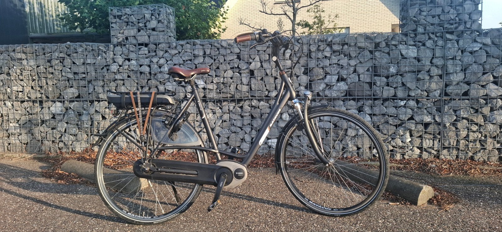 Batavus Milano, elektrische damesfiets met Bosch middenmotor, Fietsen en Brommers, Ophalen, Batavus, Zo goed als nieuw, 59 cm of meer