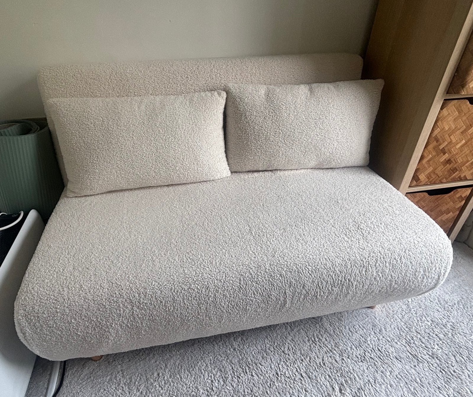 Sweeek Guesta slaapbank – bouclé / teddy stof, Huis en Inrichting, Slaapkamer | Slaapbanken, Ophalen, Gebruikt, 190 cm of minder