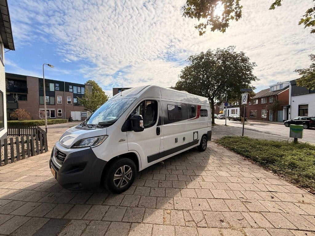 Bürstner City Car 600 2017 53.000 km Fiat Ducato, Auto's, Voorwielaandrijving, Beige, 4 stoelen, Wit