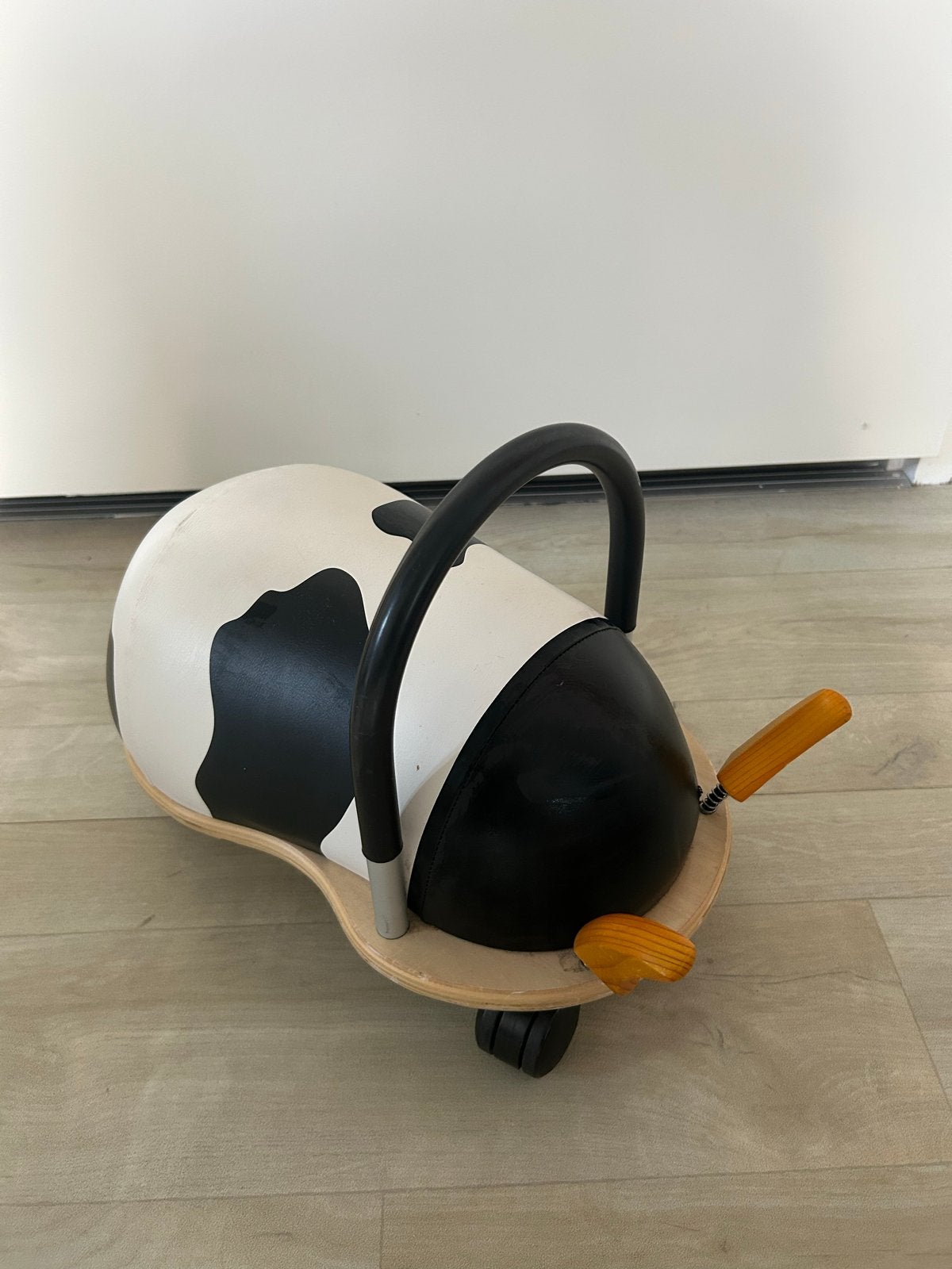 Wheely Bug Koe Loopwagen - Zo goed als nieuw, Kinderen en Baby's, Ophalen, Zo goed als nieuw, Loopvoertuig