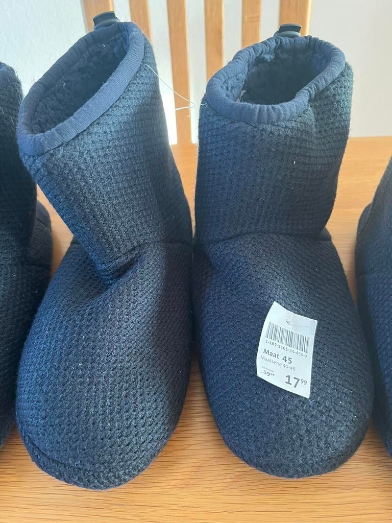 Pantoffels nieuw maat 44-45-46, Ophalen, Nieuw, Zwart, Pantoffels of Sloffen