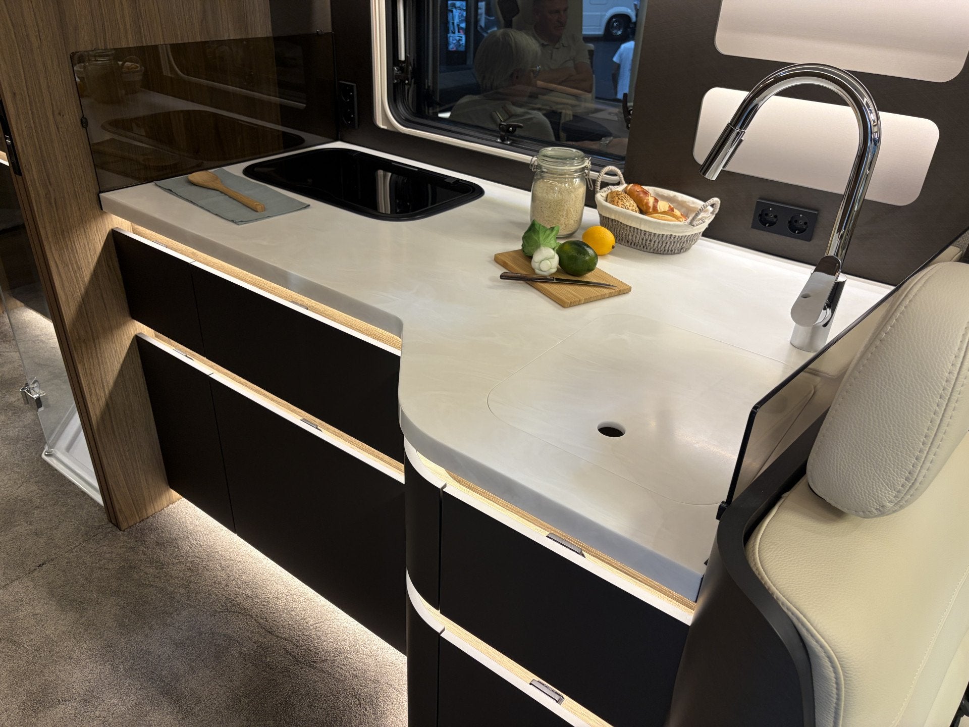 Morelo PALACE 88 LB Retarder Nieuw Interieur! (bj 2026), Galliersweg 39
5349AT  OSS, NL, Diesel, 8 tot 9 meter, Mark@niesmannbischoff.nl