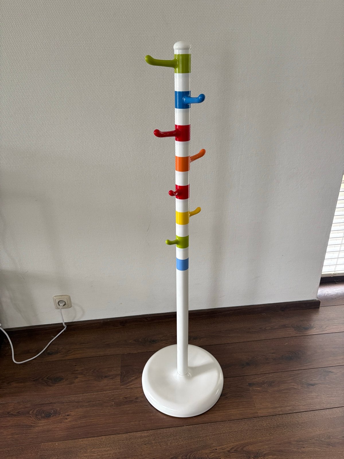 Kleurrijke staande Ikea kapstok voor kinderen, Ophalen, Kunststof, Gebruikt, 100 tot 150 cm
