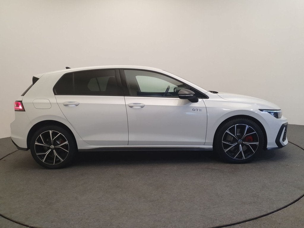 Volkswagen Golf GTE 1.5 eHybrid 272pk DSG/AUT Wegklapbare tr, 12 maanden, Stof, Zwart, 4 cilinders