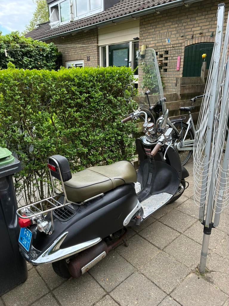 ZNEN SCOOTER, Ophalen, Zo goed als nieuw, Benzine, Overige merken