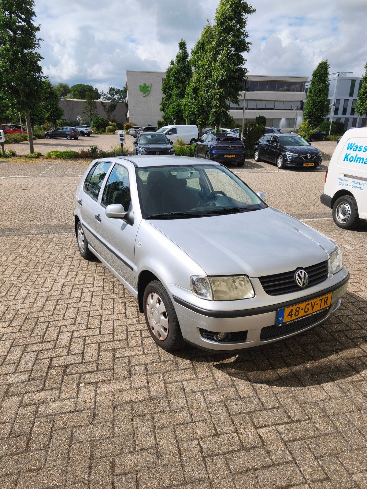 Volkswagen Polo 1.4 44KW AUT 2001 Grijs, 450 kg, 31 €/maand, 4 cilinders, Origineel Nederlands